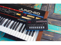 <b>Roland J-6 Chord Synth Sintetizador Sequenciador Acordes Sons JUNO-60 AIRA COMPACT</b> <b>Roland J-6 Chord Synth Sintetizador Sequenciador Acordes Sons JUNO-60 AIRA COMPACT</b>